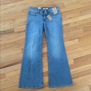 NWT Levi’s Superlow Flares Size 27